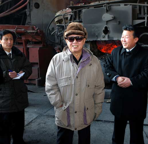 朝鮮機關(guān)報刊登圖文 紀念金正日逝世兩周年