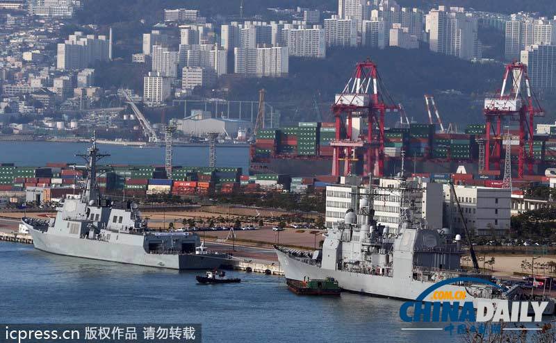 美巡洋艦駛?cè)腠n釜山基地 韓美英8日開始海上聯(lián)合訓(xùn)練