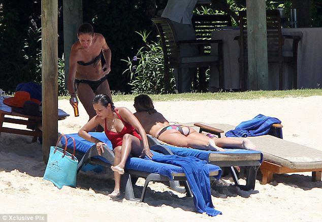 法前第一情侶獨行記:奧朗德單身訪美 瓦萊麗海灘療傷