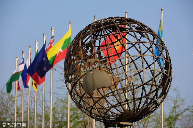 我們回顧了博鰲亞洲論壇十八年上百個主題,發現……