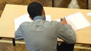 英國(guó)考試出錯(cuò) 考卷獲加分更正