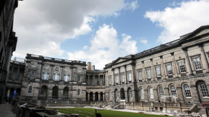 蘇格蘭大學(xué)錄取新生人數(shù)“創(chuàng)紀(jì)錄”