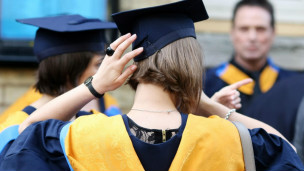 英國大學生輟學率高引人擔憂