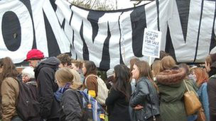 薩塞克斯大學示威者被驅逐