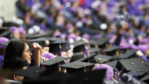 學位何價？“輕微差距影響一生收入”