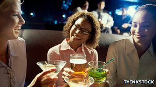 調(diào)查：英國北部大學(xué)夜生活更豐富