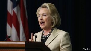 美前國務卿希拉里獲頒蘇格蘭大學榮譽學位