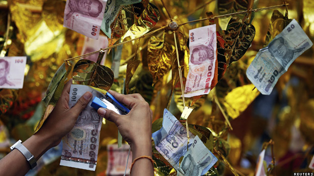 Money doesn't grow on trees 掙錢(qián)不容易