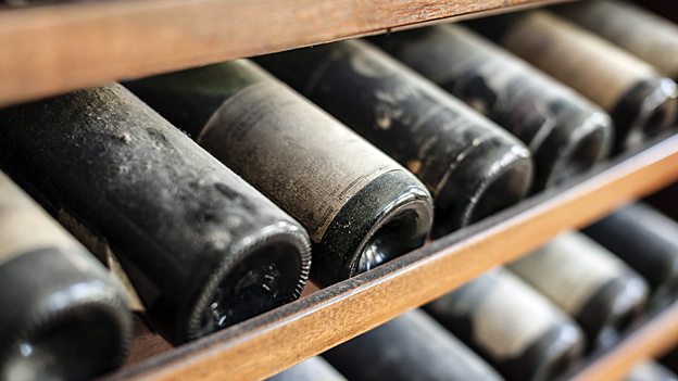 Pay through the nose for something 出高價，花大價錢