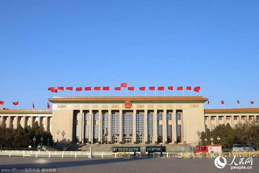 2015年兩會：大風吹走霧霾 京城現“兩會藍”