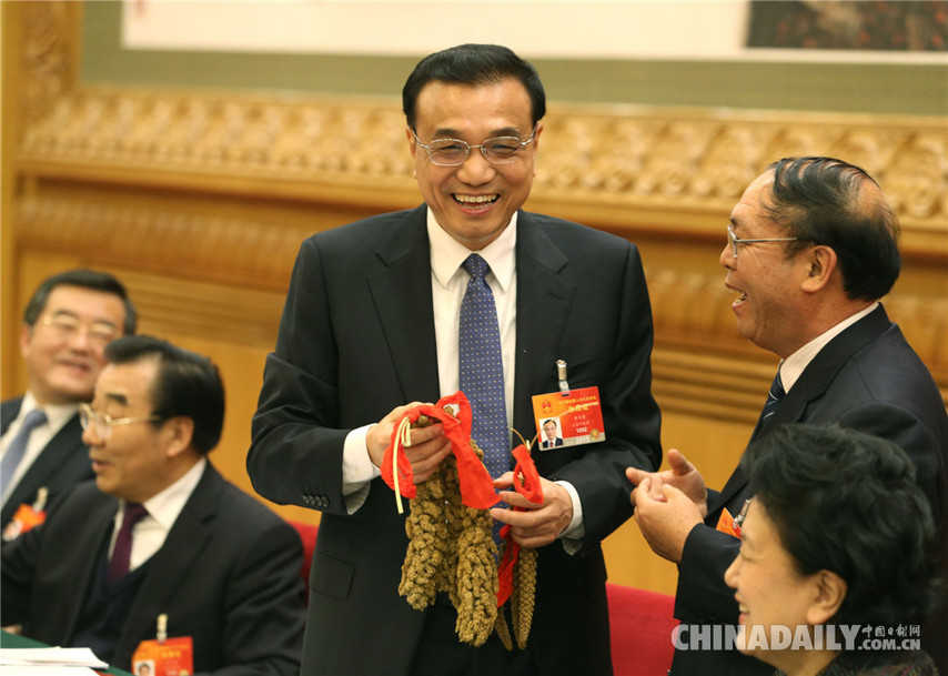 2015兩會總結：總理的“表情包”