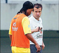 巴西男足教練：“奧運(yùn)會(huì)奪金比世界杯奪冠難”