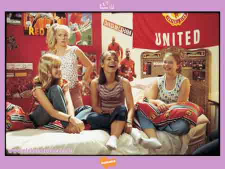 The Stereotype of Sleepovers 通宵派對的傳統習俗