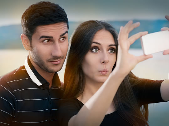 研究:男人比女人更自戀