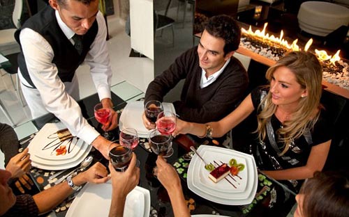 想讓食物更好吃？試試轉動你的盤子