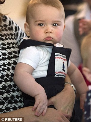 洞洞鞋又被喬治帶火了!