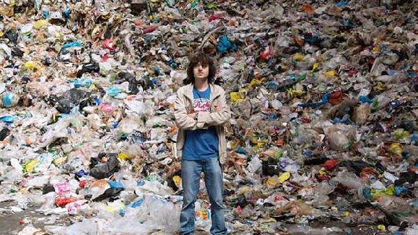 17歲時少年決定把海洋洗凈,現在21歲的他做到了