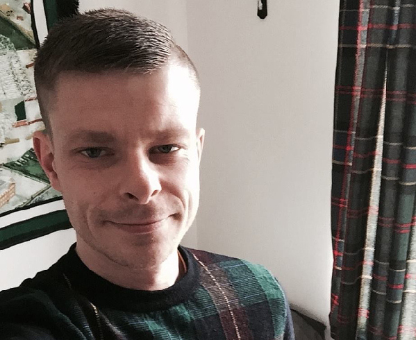 太不靠譜:乘客3萬英尺高空誤將艙門當廁所