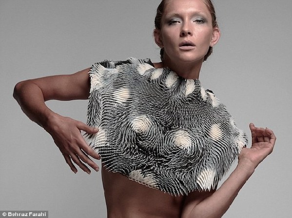 防狼利器！3D服裝可根據目光變換形狀