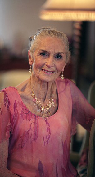 87歲超模：模特姑娘們，別擺臭臉了！