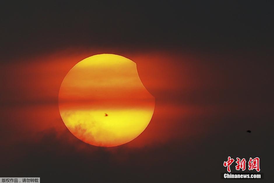 亞洲多地現壯觀日全食景觀（組圖）