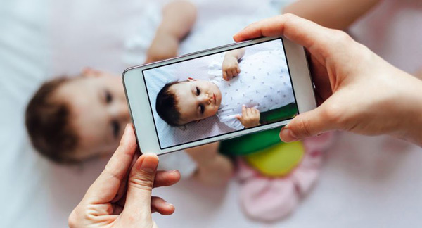 為何新媽媽們熱衷曬娃?