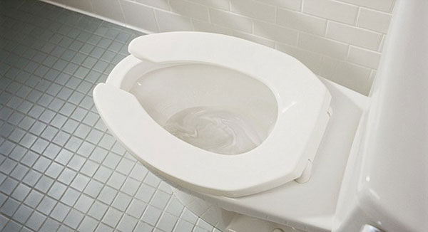 “尿液電池”問世:一泡尿可充手機3小時