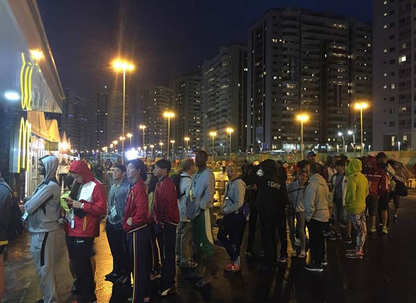 被運動員吃哭了!奧運村免費麥當勞宣布限量供應