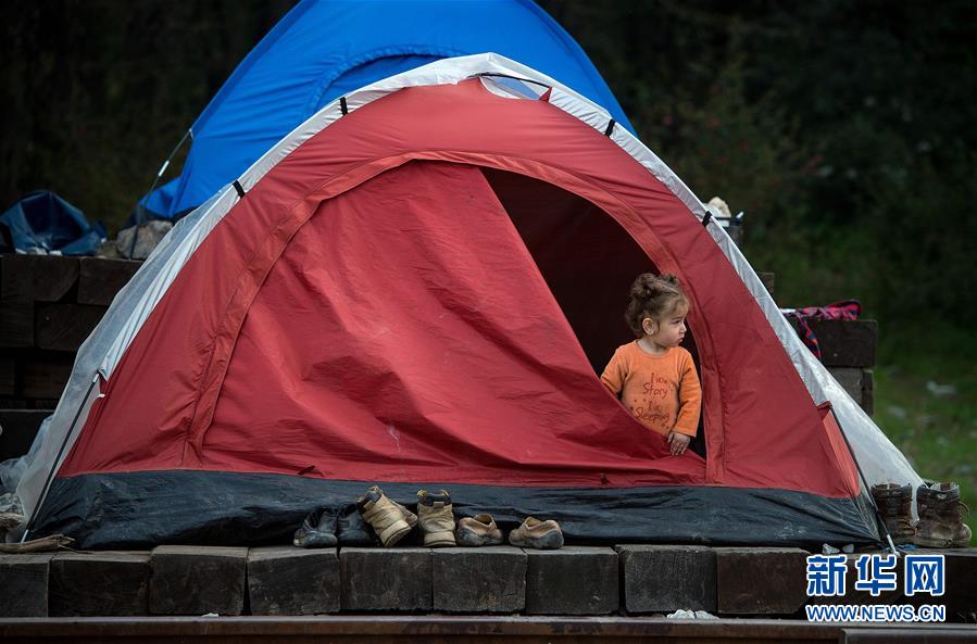2016，孩子和這個(gè)世界：觸動(dòng)人心的瞬間（組圖）