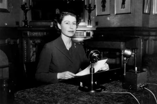 英女王2016圣誕演講,來感受年度最美英音盛宴