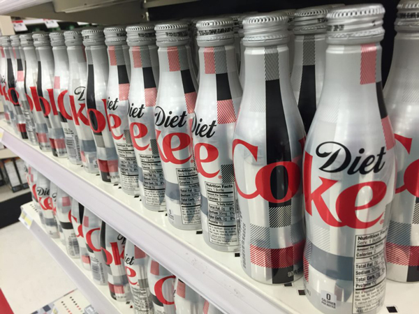 無糖飲料沒你想的健康 或增加中風(fēng)癡呆風(fēng)險(xiǎn)