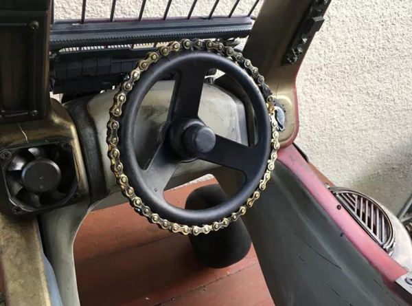 史上最拉風兒童車 廢舊零件再現(xiàn)“瘋狂的麥克斯”(組圖)