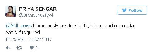 印度官員發木棒供新娘自衛 酒后家暴的丈夫該打