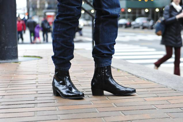 和增高鞋墊說拜拜,高跟鞋回歸男士時尚