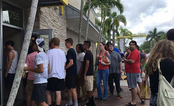 為了爭奪這一小包四川辣醬，美國人民甚至驚動了警察