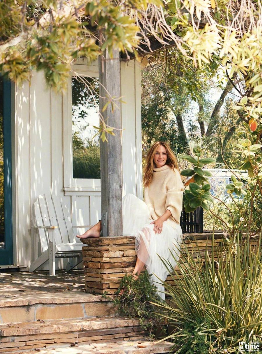 誰會信這是快50歲的朱莉婭·羅伯茨？ 奧斯卡影后登《時尚芭莎》（組圖）