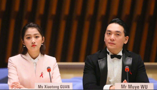 易烊千璽關曉彤做青年代表亮相世衛總部 現場做全英文演講