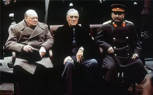 丘吉爾的“至暗時刻”：抑郁就像只“黑狗”，一有機會就咬住我不放