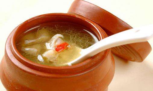 喝雞湯真的能治感冒嗎？科學家幫你辨別感冒食療真假