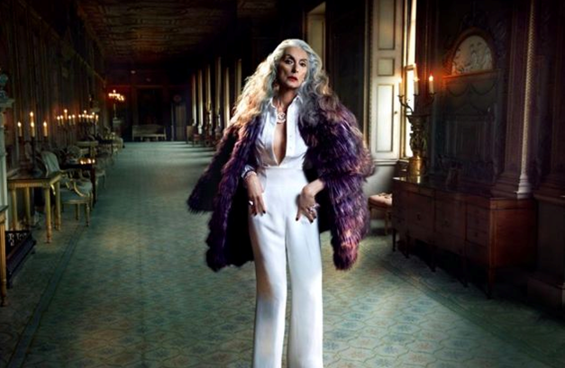 這兩年，時(shí)尚界刮起“銀發(fā)復(fù)興”風(fēng)