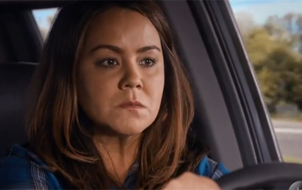 看美劇學口語：“你真不會配不上她！”