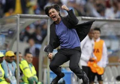 德主帥半決賽將繼續(xù)穿好運藍毛衣