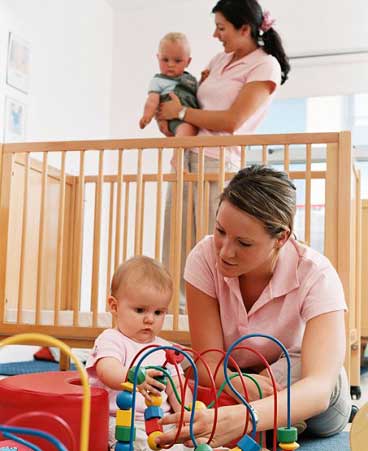 英國(guó)母親比拼育兒經(jīng)驗(yàn)壓力大