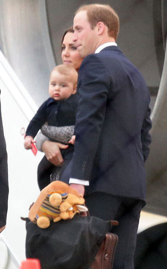 英國喬治小王子隨身袋鼠背包大賣(多圖)