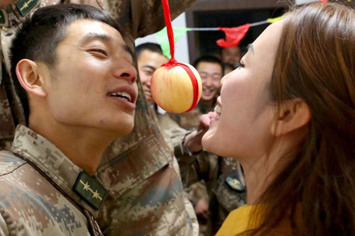 調(diào)查:70.7%的人抵制“鬧洞房”