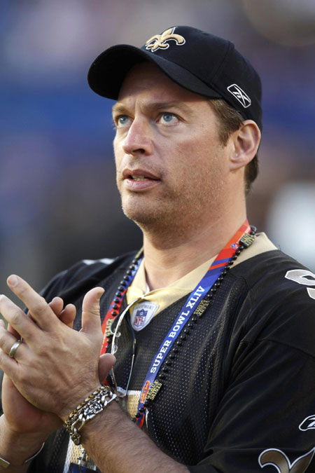 Demi Moore,Kutcher and other celebs at NFL's Super Bowl XLIV football game 