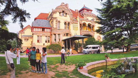 Chinese city, German accent