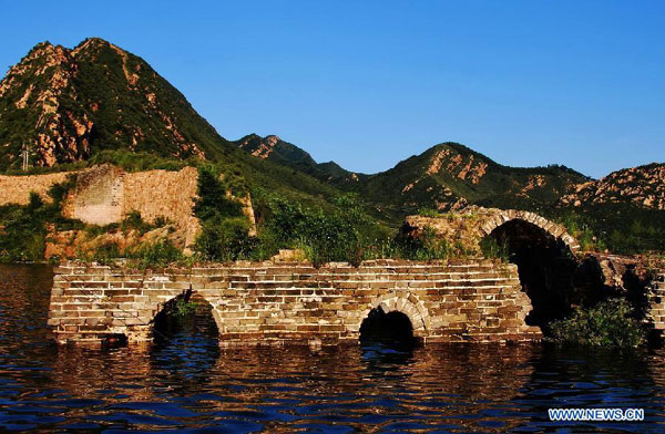 Section of Great Wall submerged under water in Hebei