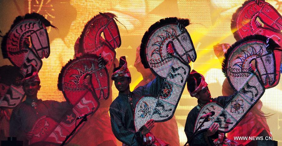 Festive mood grows at Singapore's Chinatown