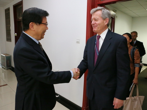 President Li Wei meets with US Ambassador Max Sieben Baucus